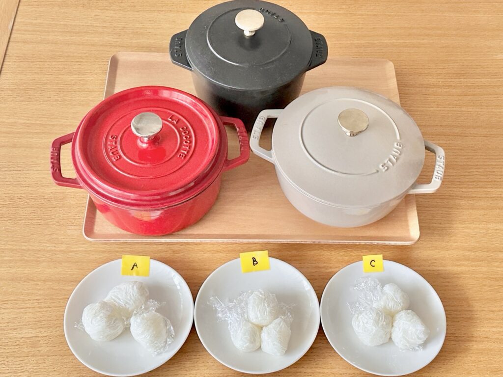 冷めたご飯を一口サイズにラップして比較。左からA:ピコ・ココット、B:ココットデゴハン、C:ワナベ